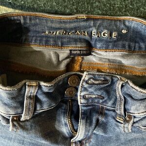 American Eagle Artist Flare Super Stretch. Size 0Long. Dark blue.